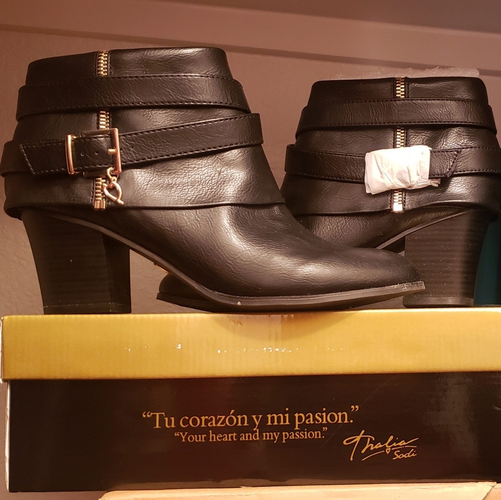 (11) Thalia Sodi TULLY Ankle Boots
